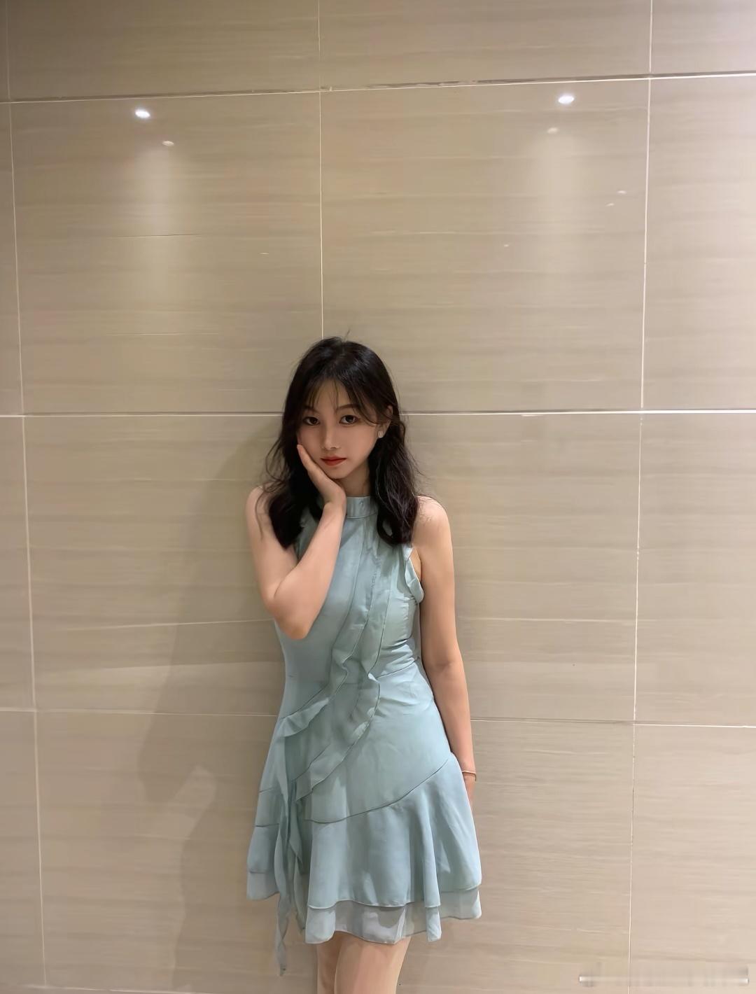 今天穿什么蓝色连衣裙精彩人像​​​