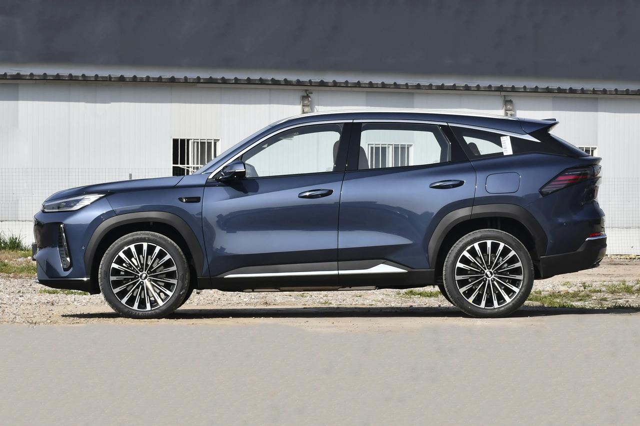 吉利汽车2025年财报数据公布，整体情况粗略来看一下，2025年营收3452亿，