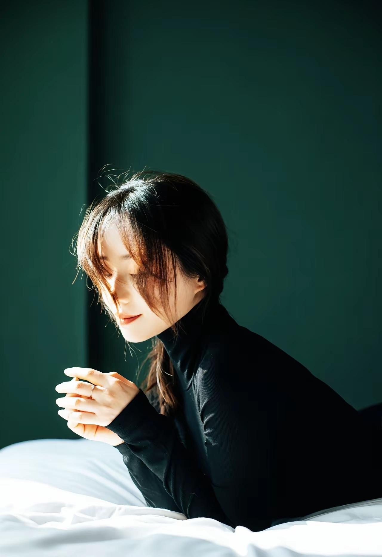 沉思的瞬间，静谧的午后。完美的光影结合中国水下摄影晒晒你的原创摄影作品