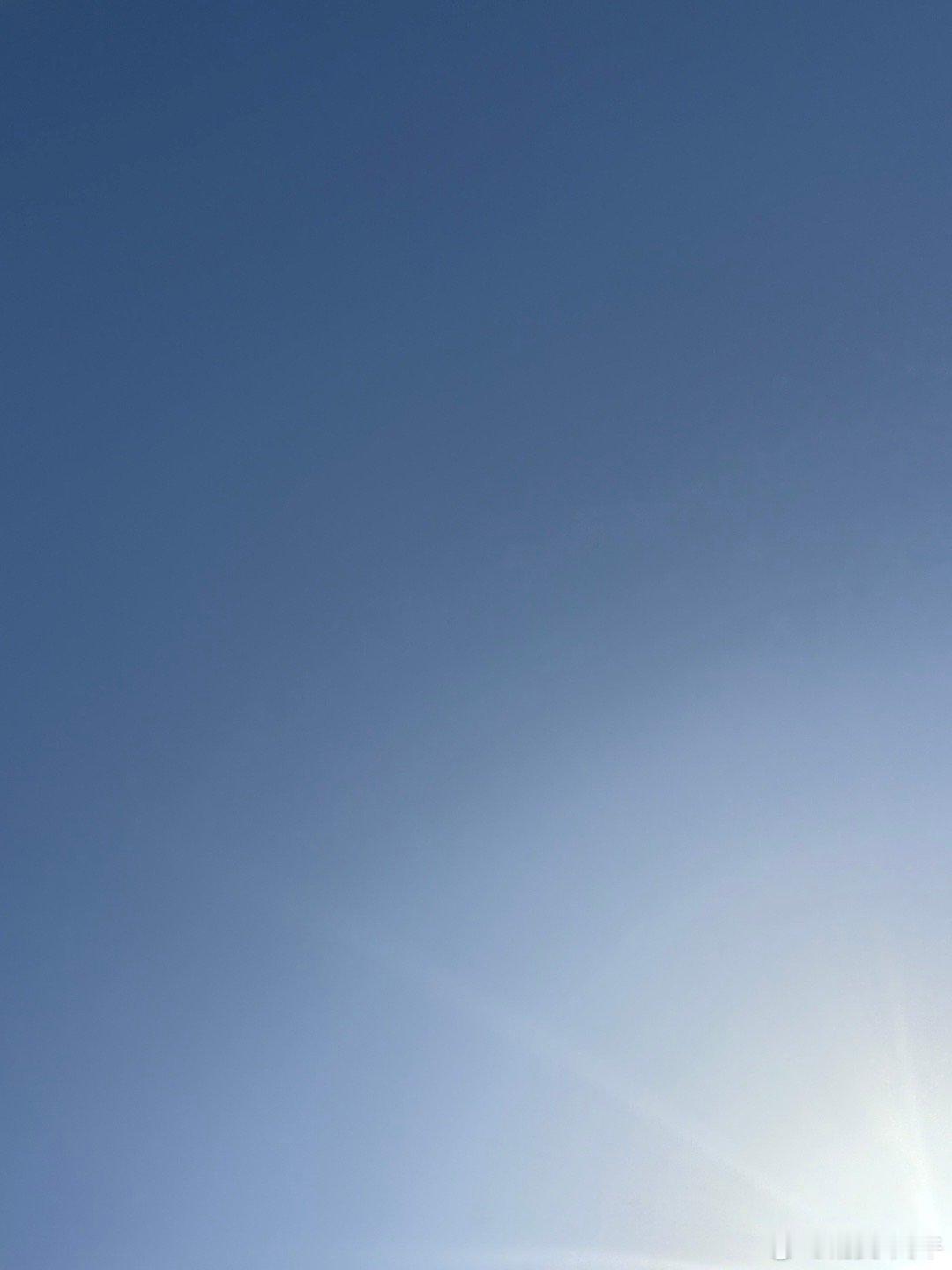 现在回望20年前的事，看得更清楚；往前看20年，也很容易看清楚。但是，当下，现在