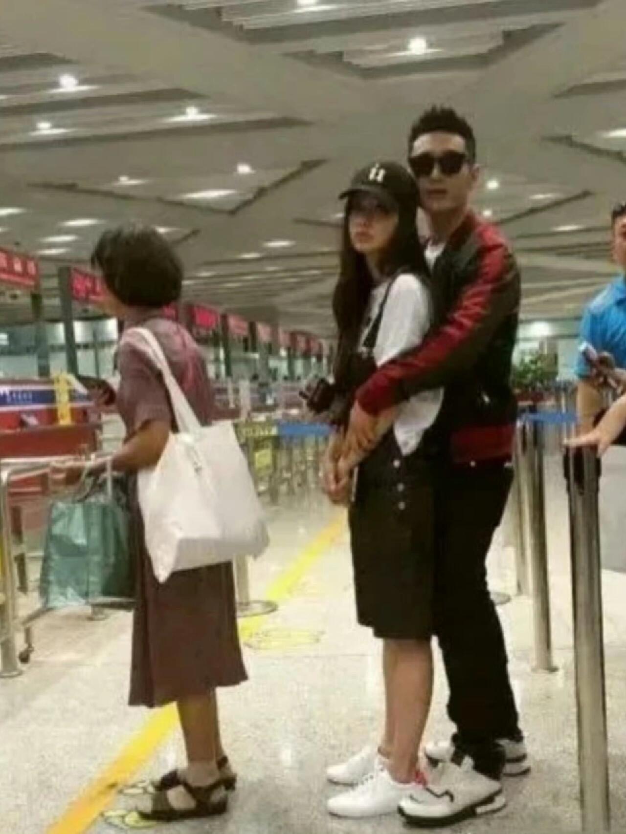 感情这个事真的是不能回头看Angelababy和黄晓明当年相爱是真的，现在不爱了