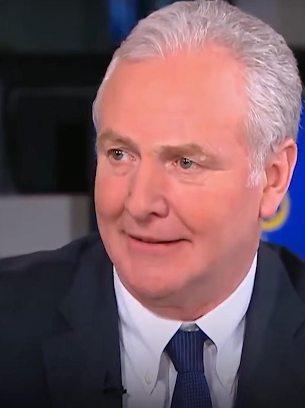 美国民主党参议员克里斯·范霍伦在接受半岛电视台采访时表示，内塔尼亚胡等了40年，