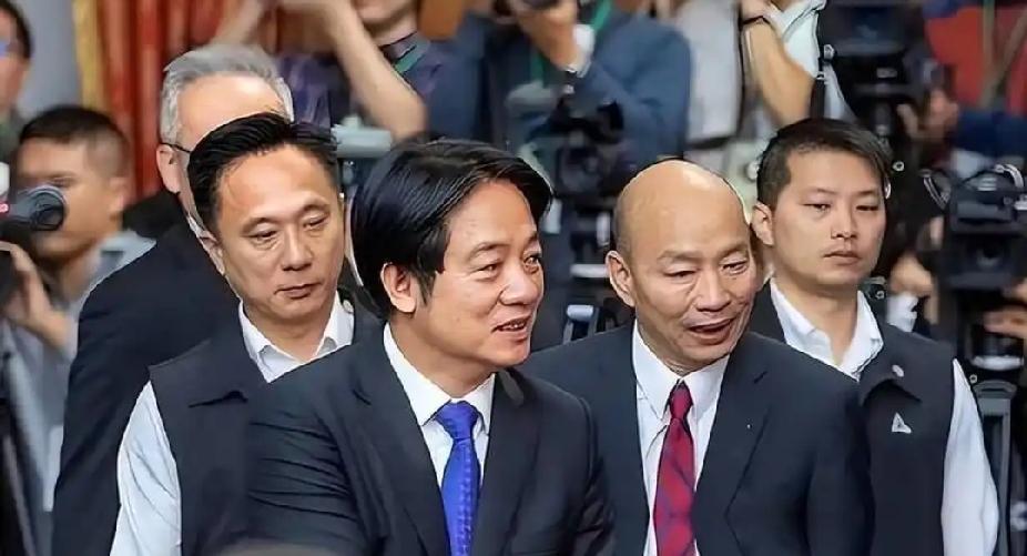 韩国愈本来就是一个“混混”，当年由于柯文哲刚选上台北的市长，实是无人可用，让他帮