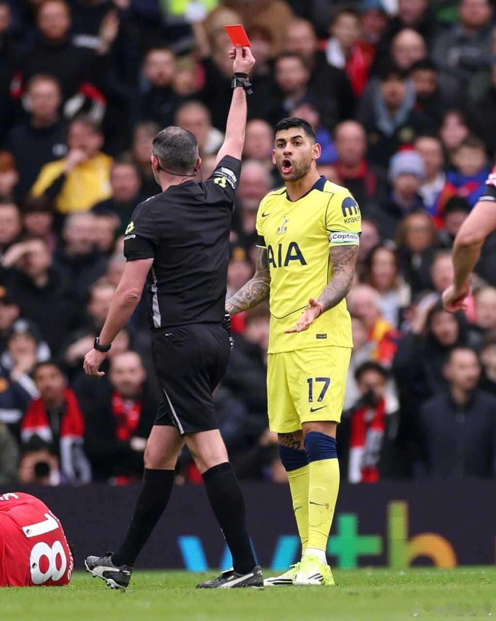 【英超121场4红】曼联2比0热刺，热刺后卫罗梅罗吃到直红，他英超踢了121场