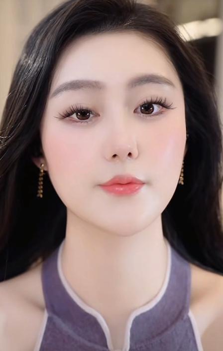 现在的情人关系就是你爱我，我爱你，偷偷摸摸的在一起，你有家，我也有家。