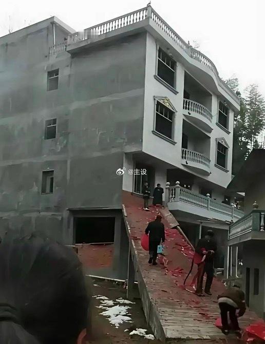 这主人家真是个人才，这楼梯修的