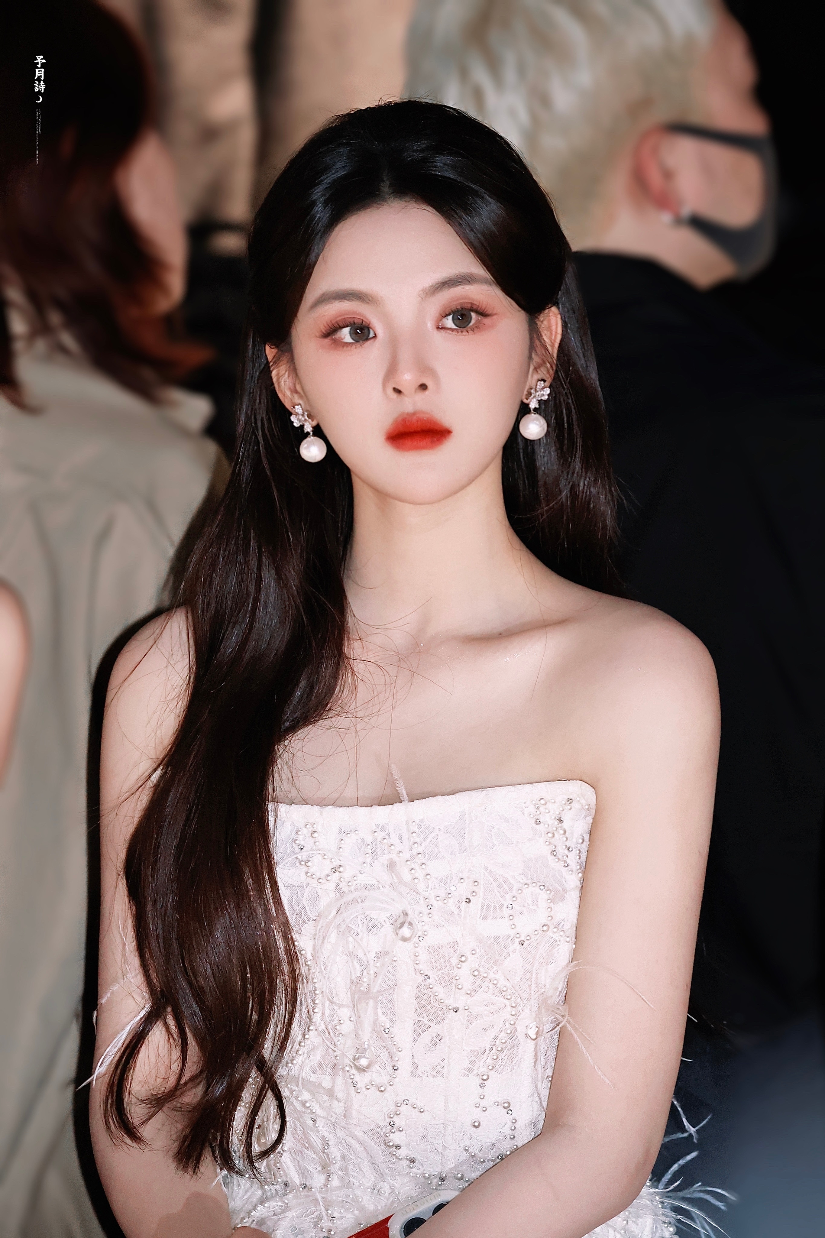 杨超越白色蕾丝抹胸裙，淡雅清新，甜美怡人​​​