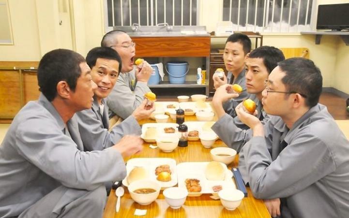 日本监狱吃什么？没有山珍海味，却让很多犯人出狱后身体更好了很多人想象中的监狱生