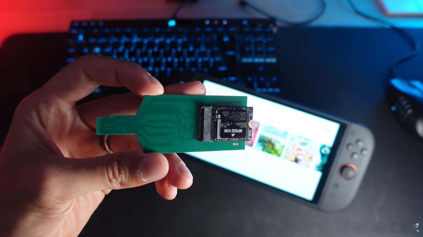 握手协议仍需攻关，玩家尝试为任天堂Switch2游戏机魔改转接NVMe
