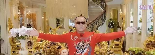 四个老婆，几十个红颜，住一栋楼，没打过架。你敢信？台湾有个富二代叫胡汉龑，老