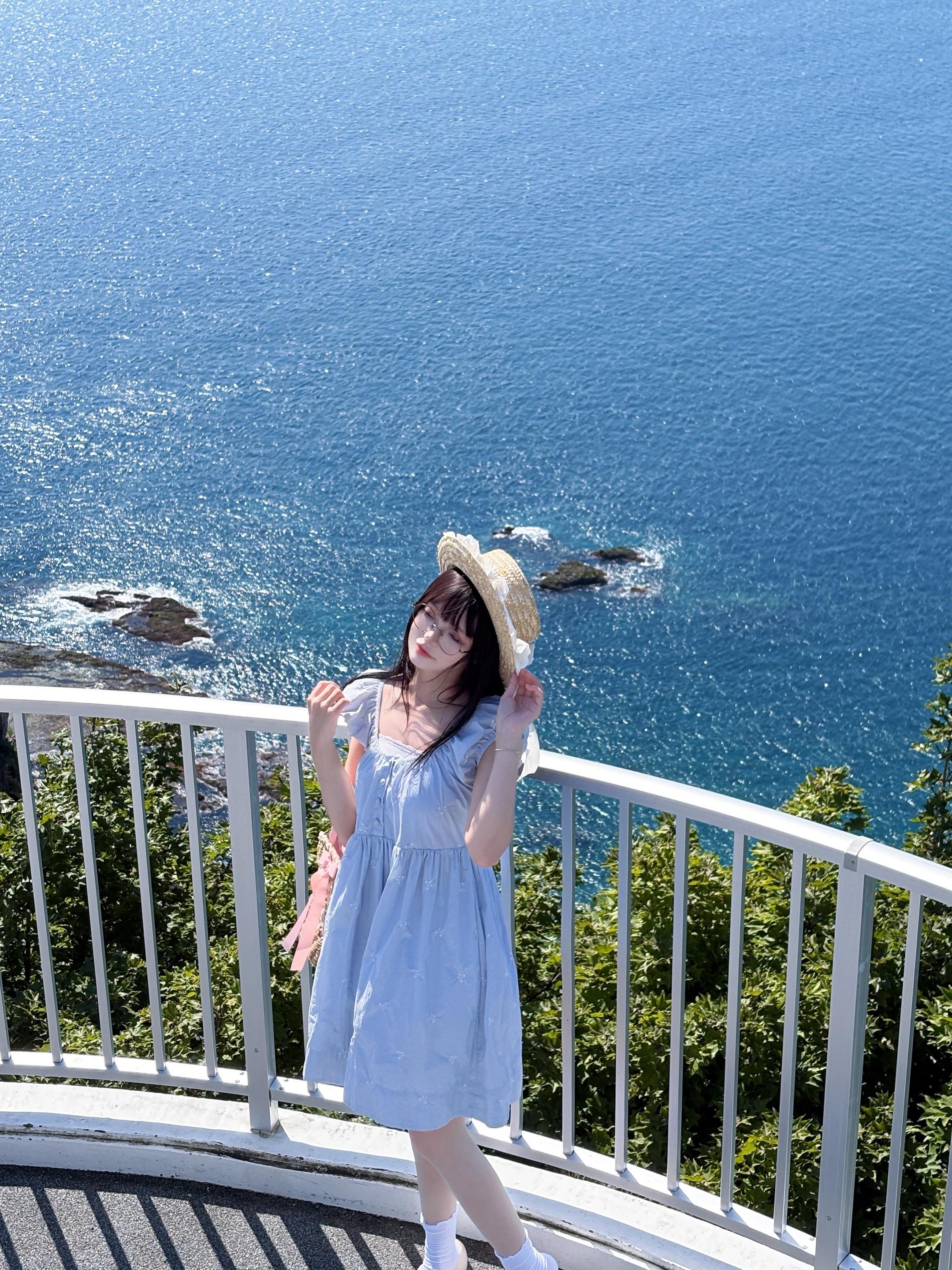 大海、烟花和少女。和好朋友去室兰看花火大会啦！三万发的花火看的特别感动...
