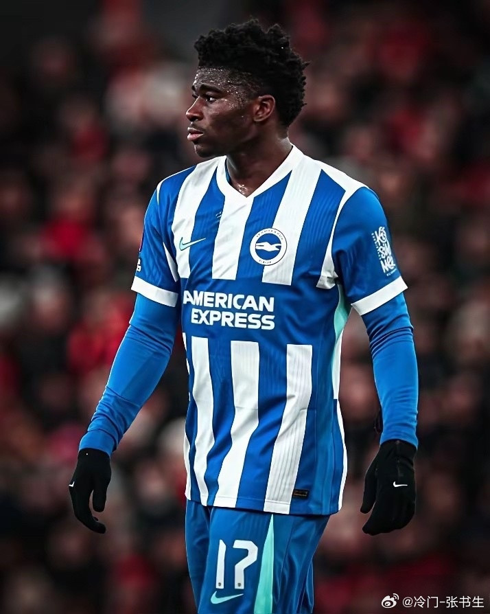 布莱顿已放弃挽留卡洛斯·巴莱巴！这位中场球员是曼联的引援目标，现在他可能以低于1