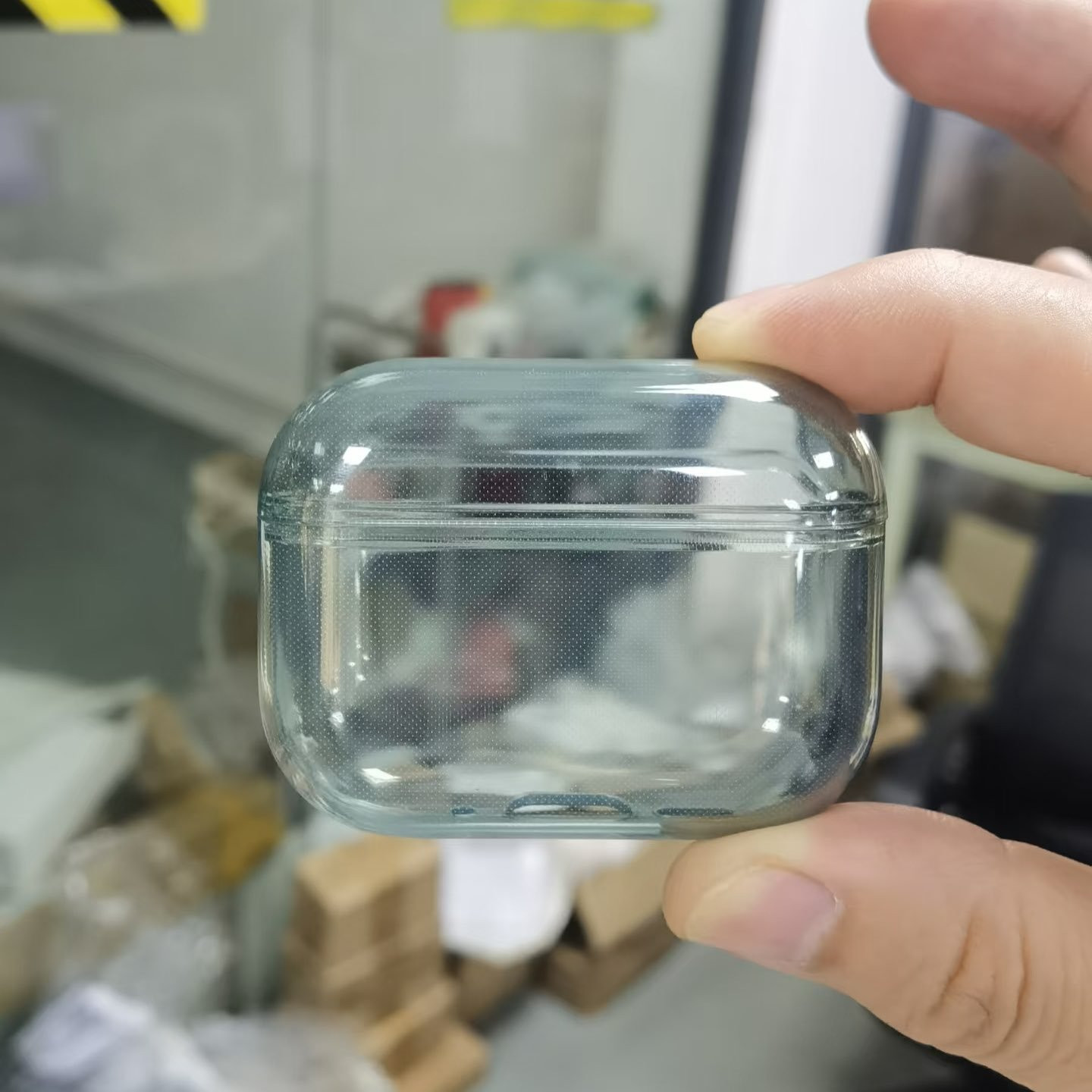AirPodsPro3耳机前瞻据说耳机会新增心率监测和体温监测，耳机盒子会更小