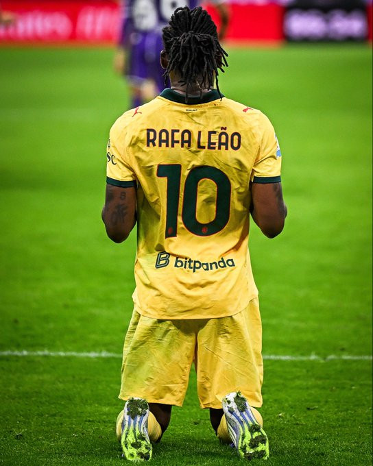 calciomercatoAC米兰已经收到关于莱奥的具体询问。曼联在夏窗表现出了