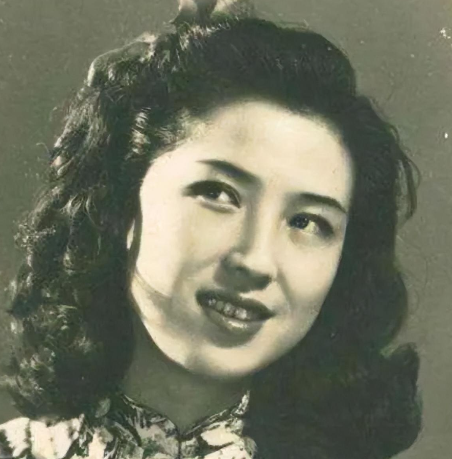 黄金荣过节吃饺子，他让厨师在饺子里放了一个金戒指，可是吃完饺子，也没有发现金戒指