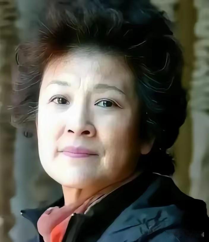 61岁演员宋春丽与教授丈夫丁克30年，直到邓婕上门发现二人默默喝茶无话可说，偌大