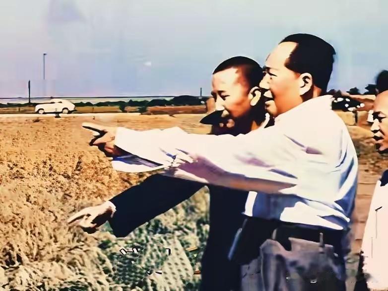 决议不是否定前三十年的借口！两个三十年，一脉相承不容抹黑有人总拿历史决议说