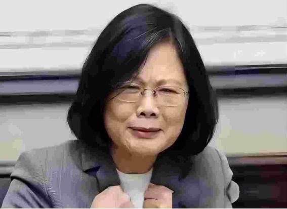 蔡正元曾表示，大陆是否会对台湾动武，其中一个重要指标就是看大陆在海外的美元资产是