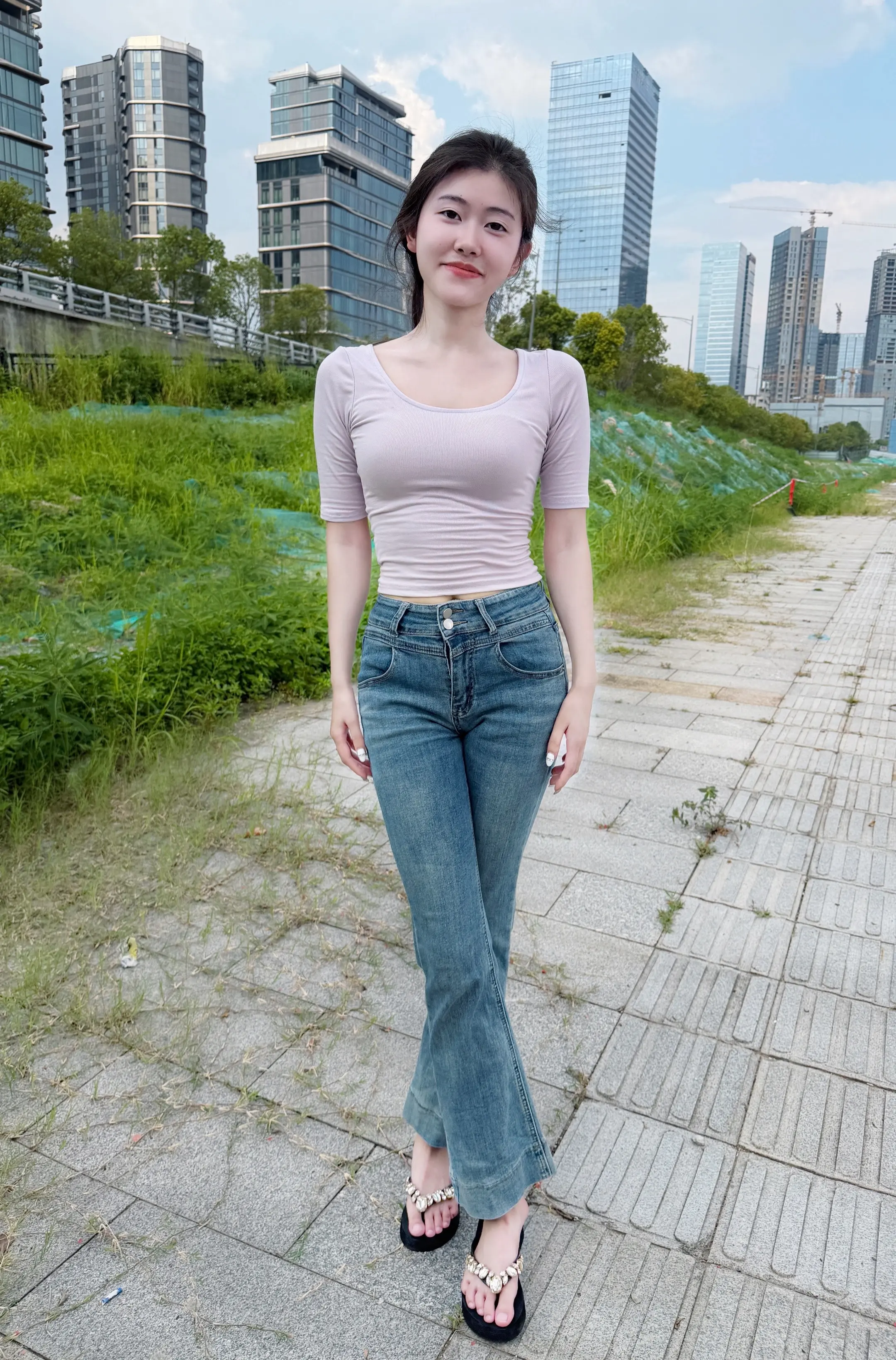 在这个谎言满天飞，大饼随处画的世界里，如果有人什么都不图的真心待你，你...