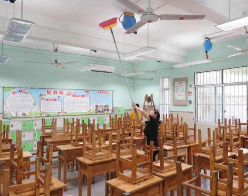 江苏真的是太卷了！别的省份开学时间都是9月1号每年的暑假开学时间基本上都是这