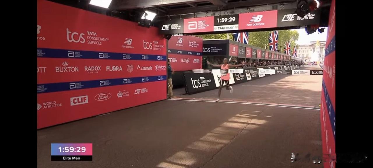 历史性突破！萨维伦敦马拉松首破2小时，人类耐力极限被改写2026年4月26日