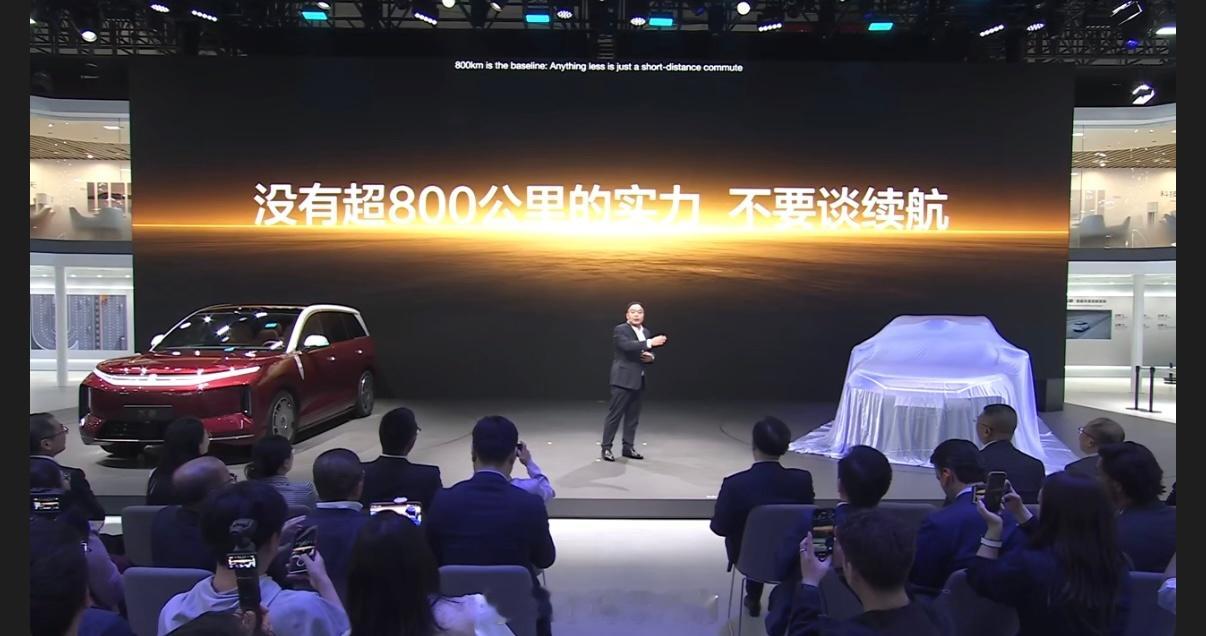 比亚迪唐预售价25万至32万元，定位中高端新能源SUV，标配兆瓦闪充、天神之眼5