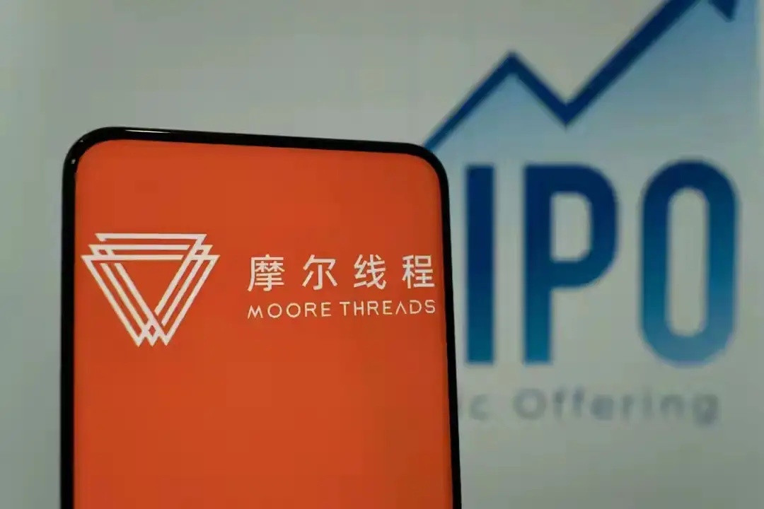 12月7日，周日，精选个股技术形态汇总MACD金叉：天孚通信、海光信息突破平台：