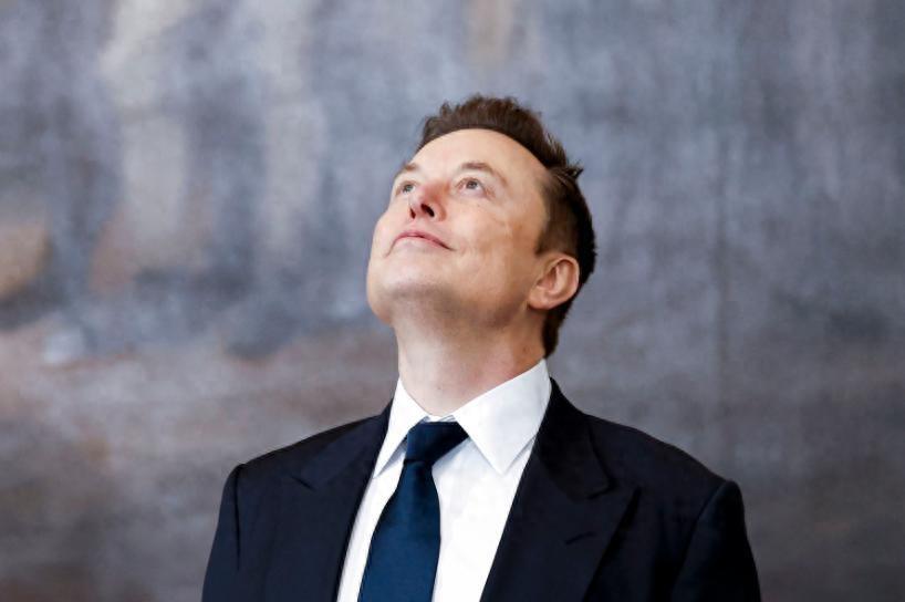 很多人以为，现在的中美芯片竞赛，还停留在你制裁、我求存的1.0版本。但我得提醒大