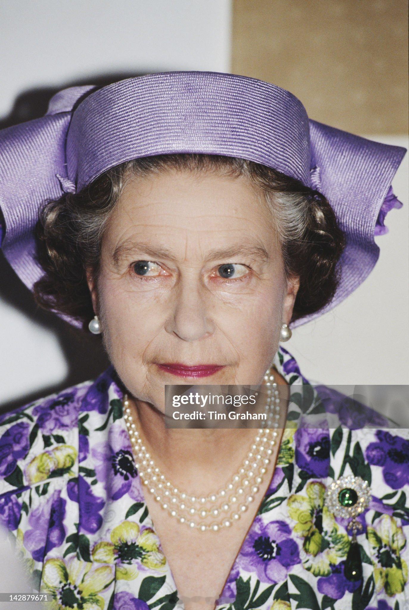 英国王室1989年10月10日，伊丽莎白二世女王和爱丁堡公爵菲利普亲王访问新