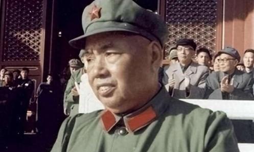 1985年，许世友上将去世。四天后，王震上将带来了邓小平的口信：不许立碑，不许开