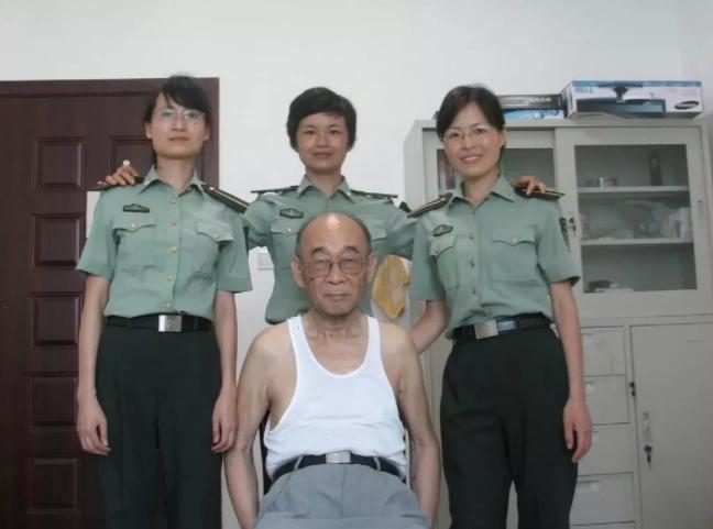 “穿着五块钱的背心，干着上亿元的大事！”他是中国激光陀螺之父，曾用18个月就破解