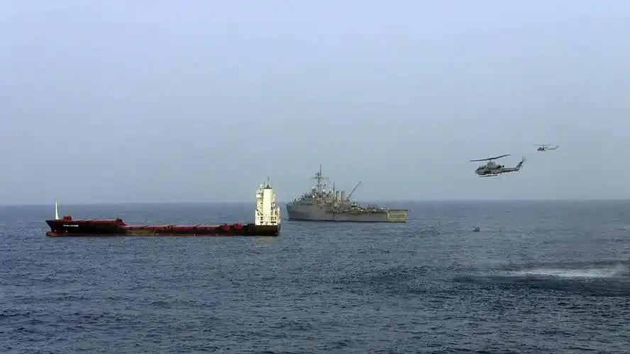 3艘油轮全是“中国目的地”？美军突然截胡，幕后是冲着中国能源命脉来的？