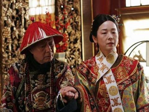 1908年，慈禧太后去世，李莲英请求回老家养老。隆裕太后心想："你做了多少恶事，