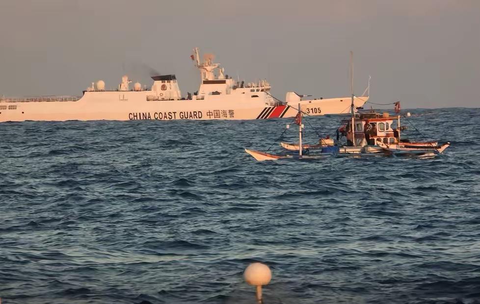 所有人都在盯着台海倒计时？错了！中国真正的杀招，此刻正无声地刺向黄岩岛。别只看
