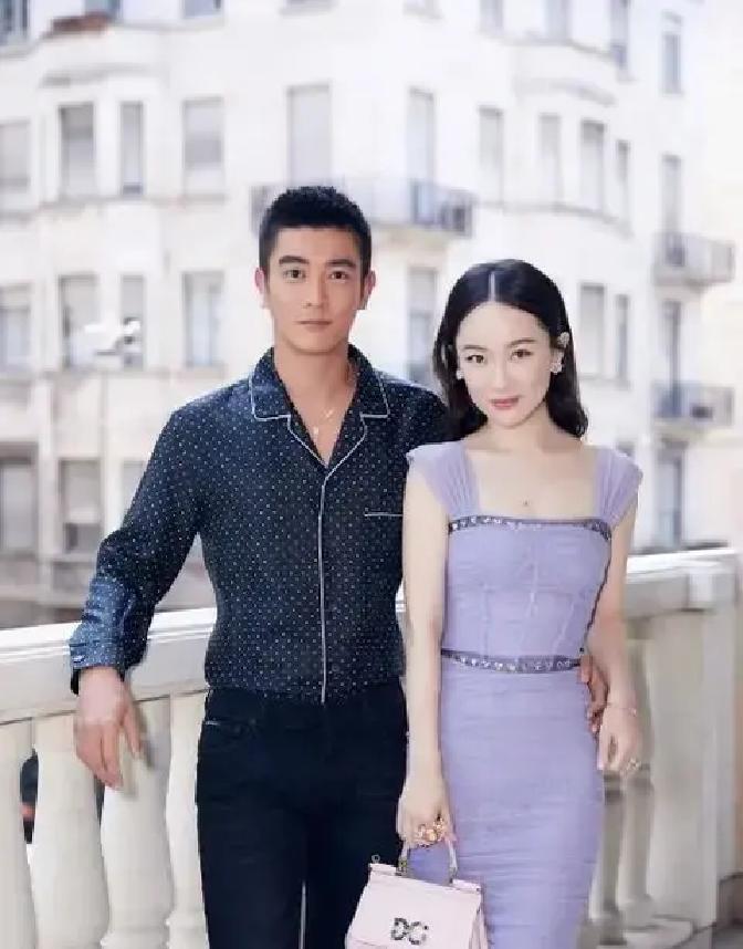 别信“为家庭退居幕后”这种话。霍思燕撕掉的，是演员标签；她操盘的，是另一个更大的