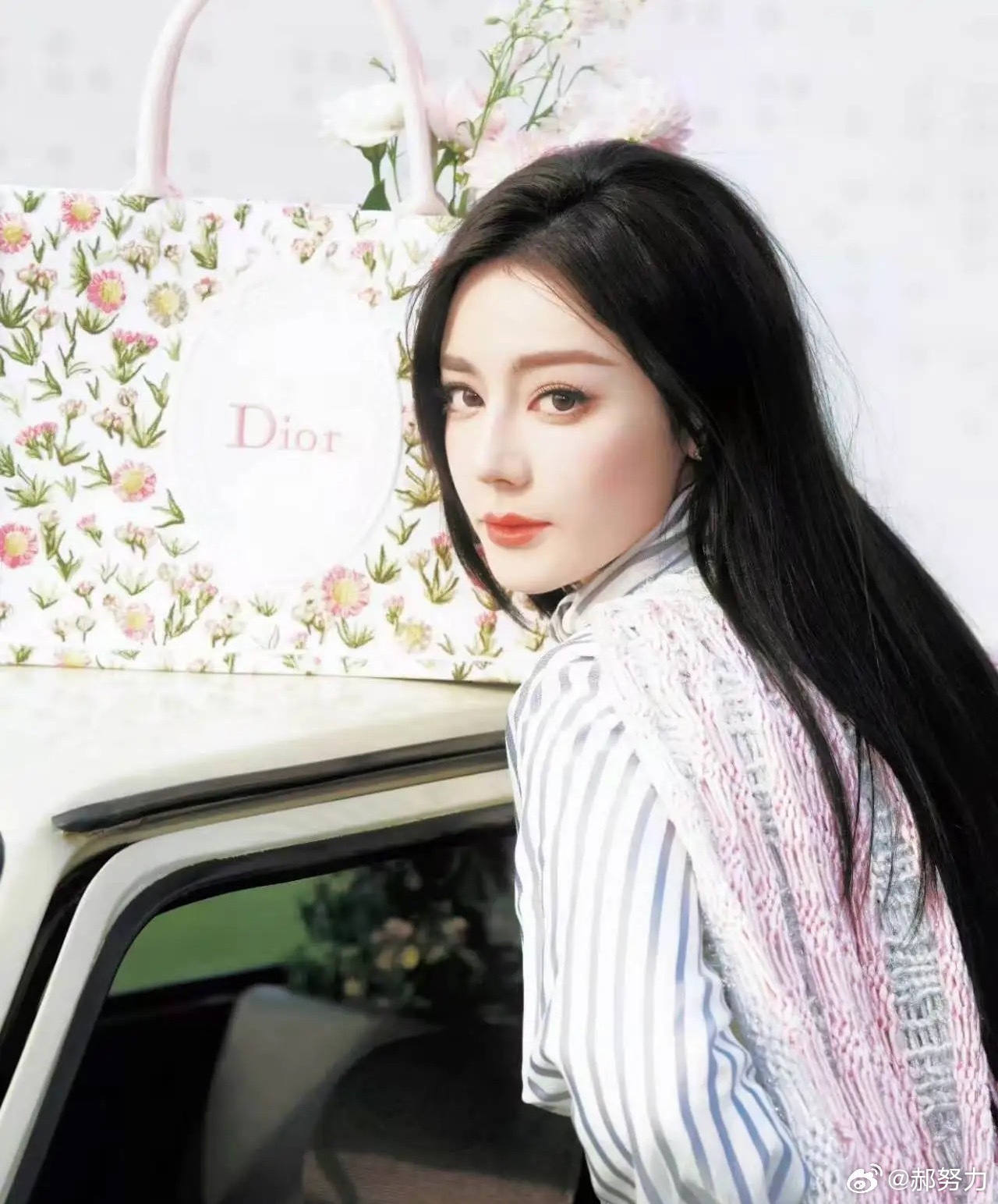 热巴本人终于承认了她目前和团队的小伙伴们一起，而且大家都是安全的。热巴和其他人不