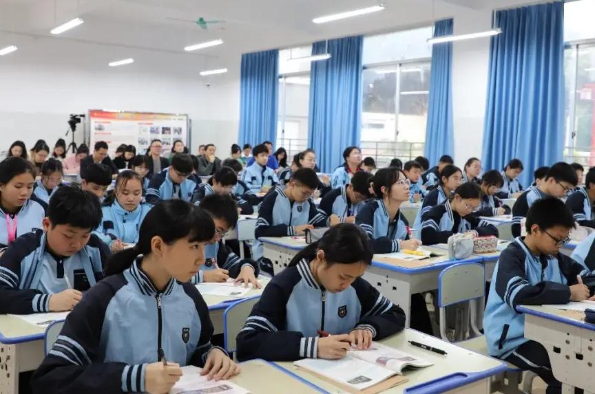 考上985的人，初中都是什么成绩排名？1、上不了重高重点班，985基本没什么