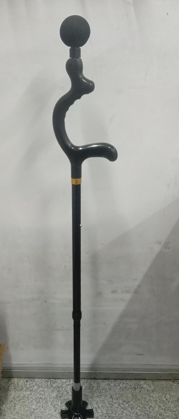 “这玩意儿国内根本买不到！”刚在小区听一大爷跟老伙计炫耀，说手里的拐杖是“国外