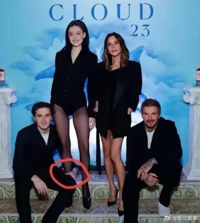 贝嫂再怎么穿高跟鞋，也比不上儿媳的风采​​​