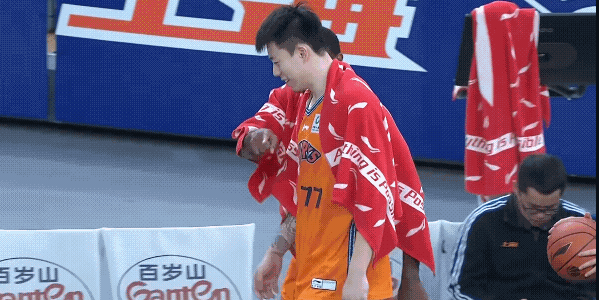 上海男篮引进辽宁男篮这两个球员绝对是好的选择，张镇麟给上海男篮带来活力激情，福格