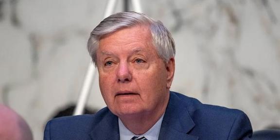 美国为何不直接冻结中国在美资产？就这么说吧，美国要是真冻结了，反而是帮了中国一把