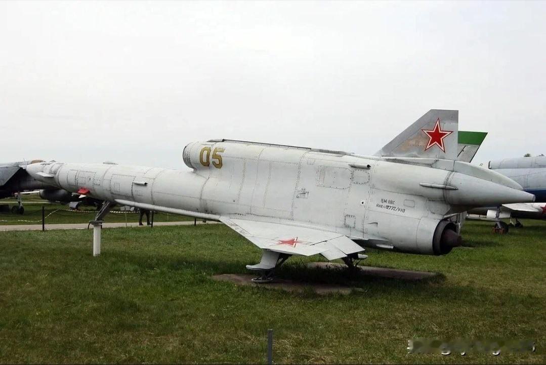图-141“雨燕”（Tu-141“Strizh”）是苏联图波列夫设计局研制的一