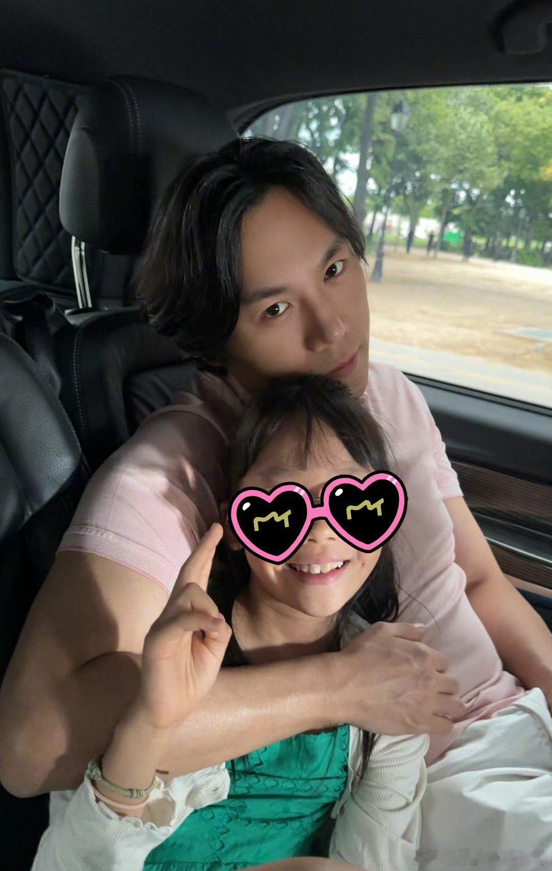 伊能静秦昊一家三口巴黎度假照伊能静秦昊和女儿巴黎度假照伊能静秦昊和女儿的巴黎度
