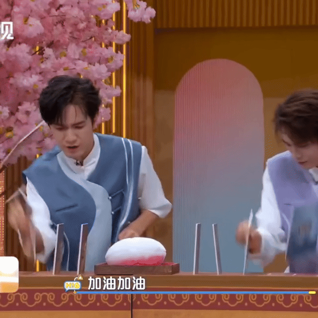 丁禹兮的胜负欲简直藏不住，张颜齐赛前放狠话挑衅，他直接用实力回应，领先拿到惩罚道