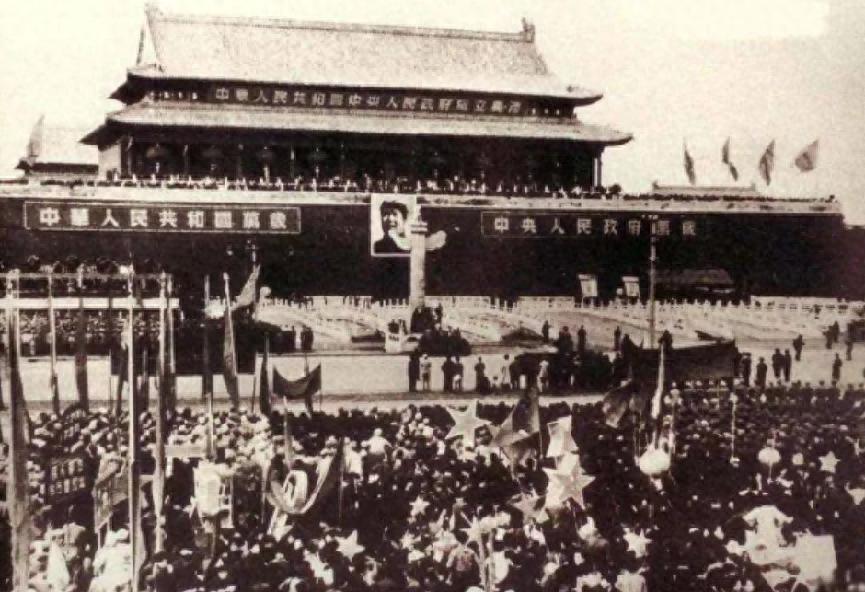金门一役，总指挥连降3级调离28军，憾失少将军衔，6年后不一般“1955年3月