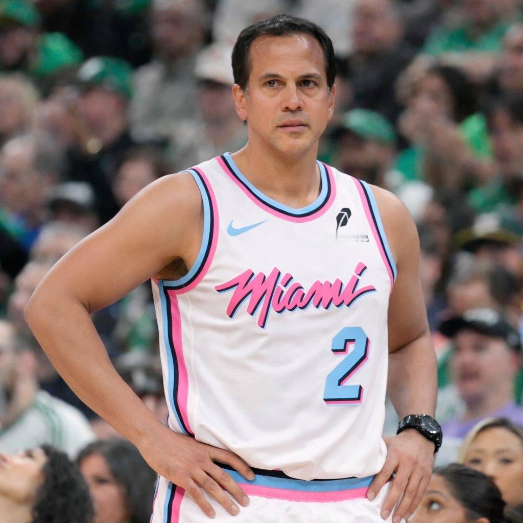 BarryJackson：目前尚未出现热火队有意引进的买断球员。迈阿密并不打算