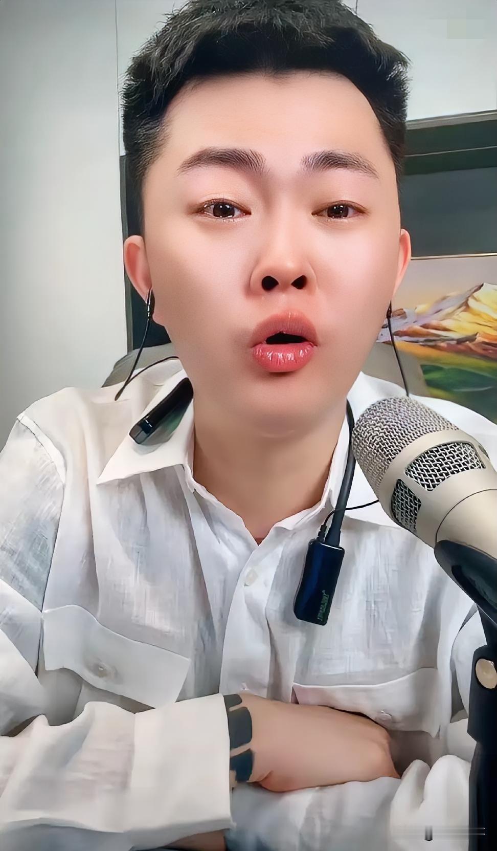 巴扎黑讲诉不让方丈等好朋友帮自己出头，原因是害怕那边起诉得赔钱巴扎黑拿出离婚