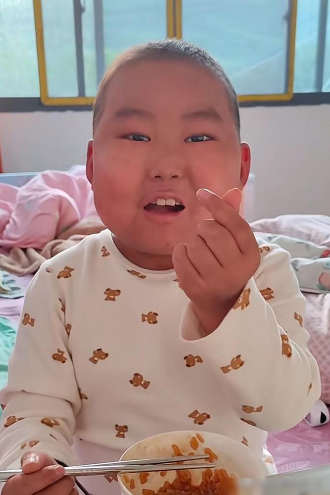 当禁忌被彻底打破时，死神已经站在了床头。酸菜鱼、烤肠、方便面，这些曾被父母严