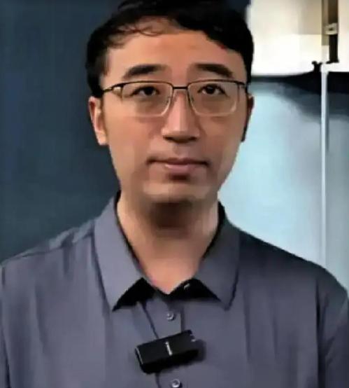 清华北大双料学霸李永乐，在北京找工作的过程中处处碰壁，外企不要他，500强也不要