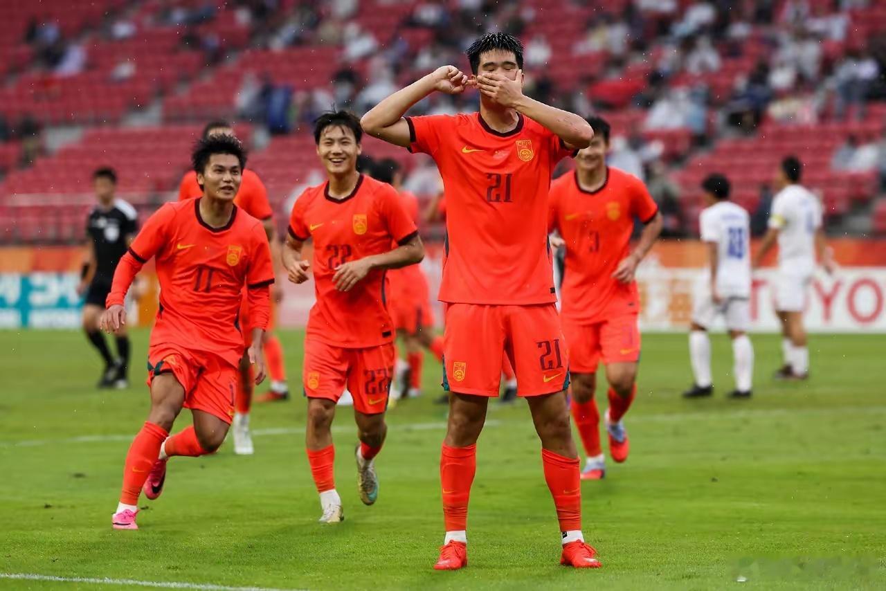 国足亚运会男足1/4决赛，U23国足3-0泰国U23，历史首次闯进亚运